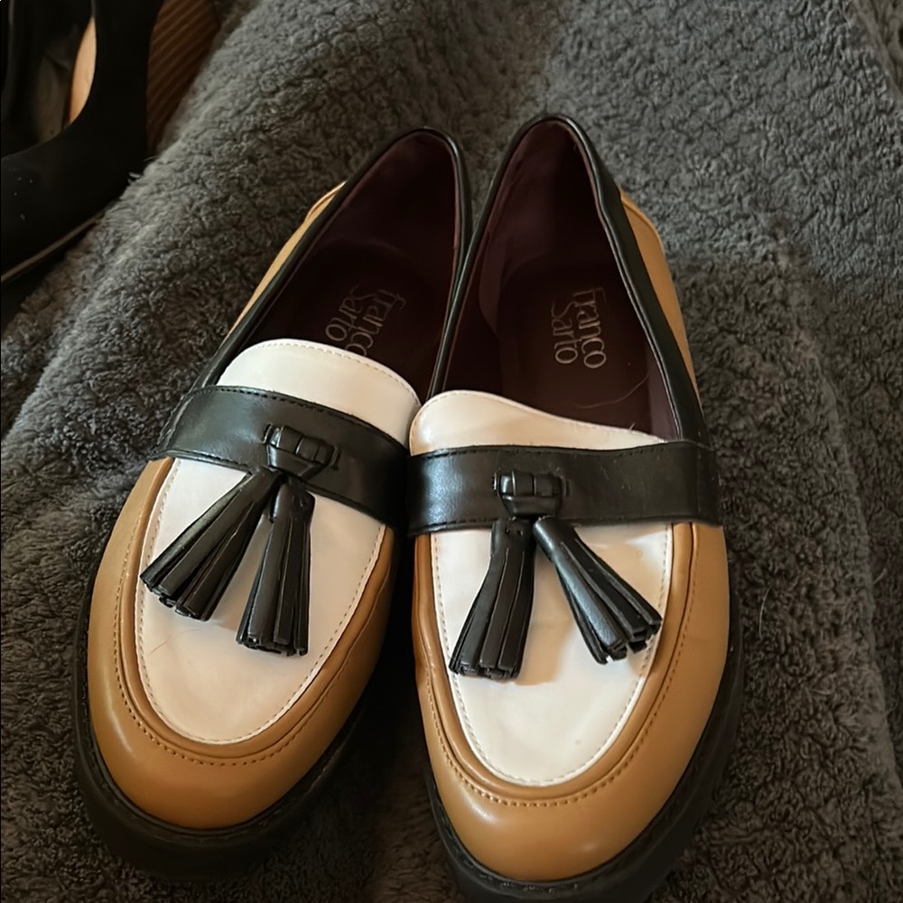 Franco Sarto Black and Tan Leather Loafers with Tassels